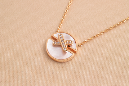 [LUCKY LOVE]JEUX DE PINK GOLD DIAMOND NECKLACE