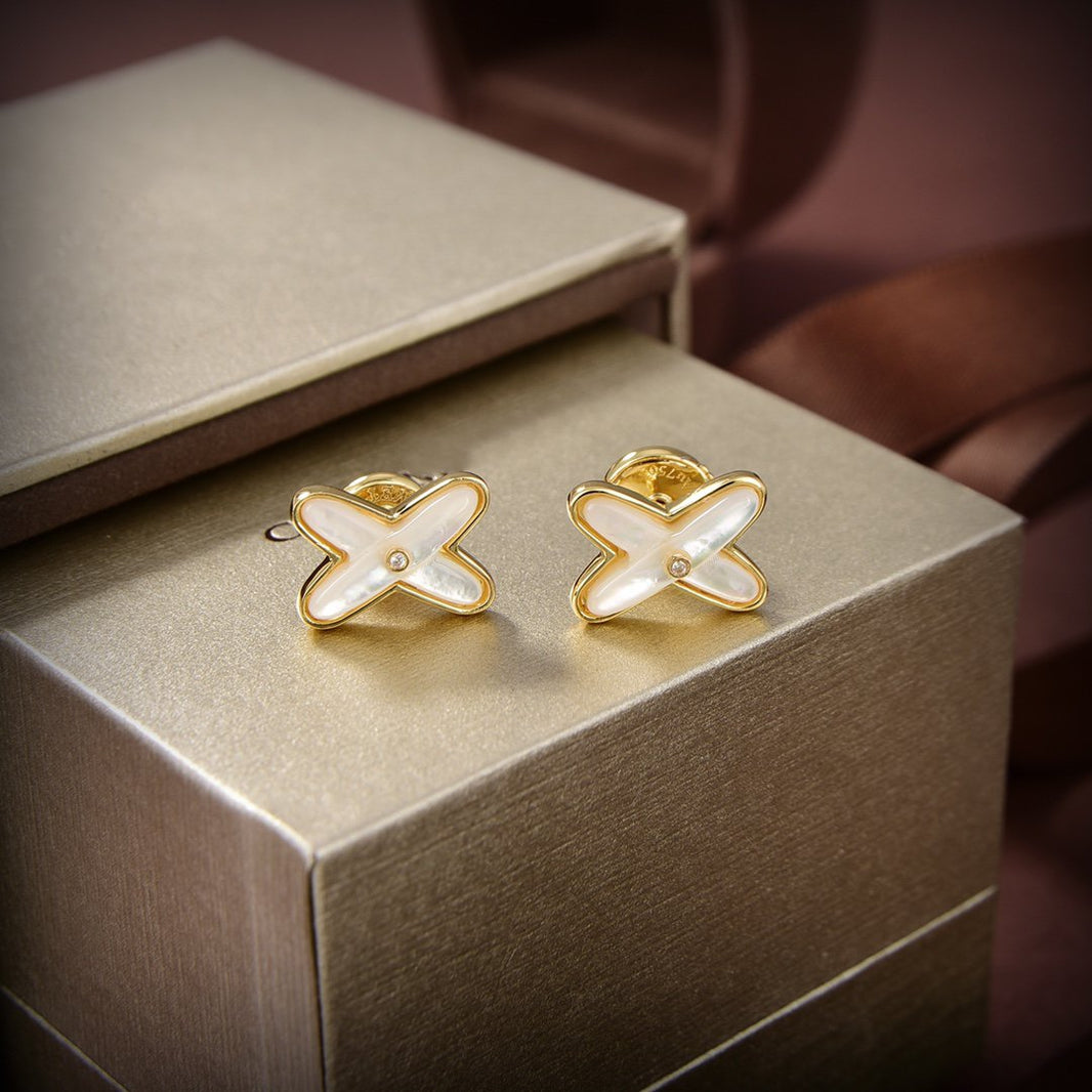 [LUCKY LOVE]JEUX DE WHITE MOP GOLD DIAMOND EARRINGS