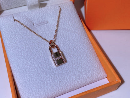 [LUCKY LOVE]HM ADVANCED NICHE LOCK HEAD NECKLACE DIAMONDS