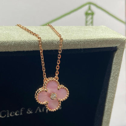 [LUCKY LOVE]CLOVER 15MM DIAMOND PINK MOP NECKLACE