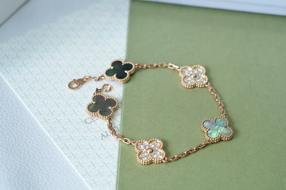 [LUCKY LOVE] CLOVER 5 MOTIF GRAY MOP BRACELET COLLECTION
