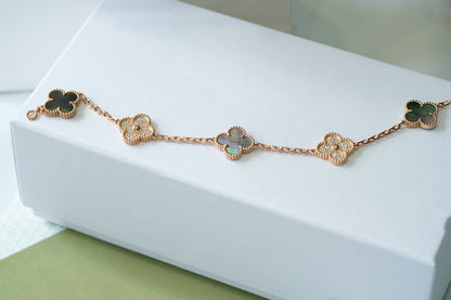 [LUCKY LOVE] CLOVER 5 MOTIF GRAY MOP BRACELET COLLECTION