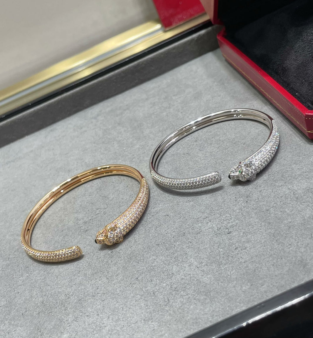[LUCKY LOVE]PANTHERE FULL DIAMOND OPEN BRACELET
