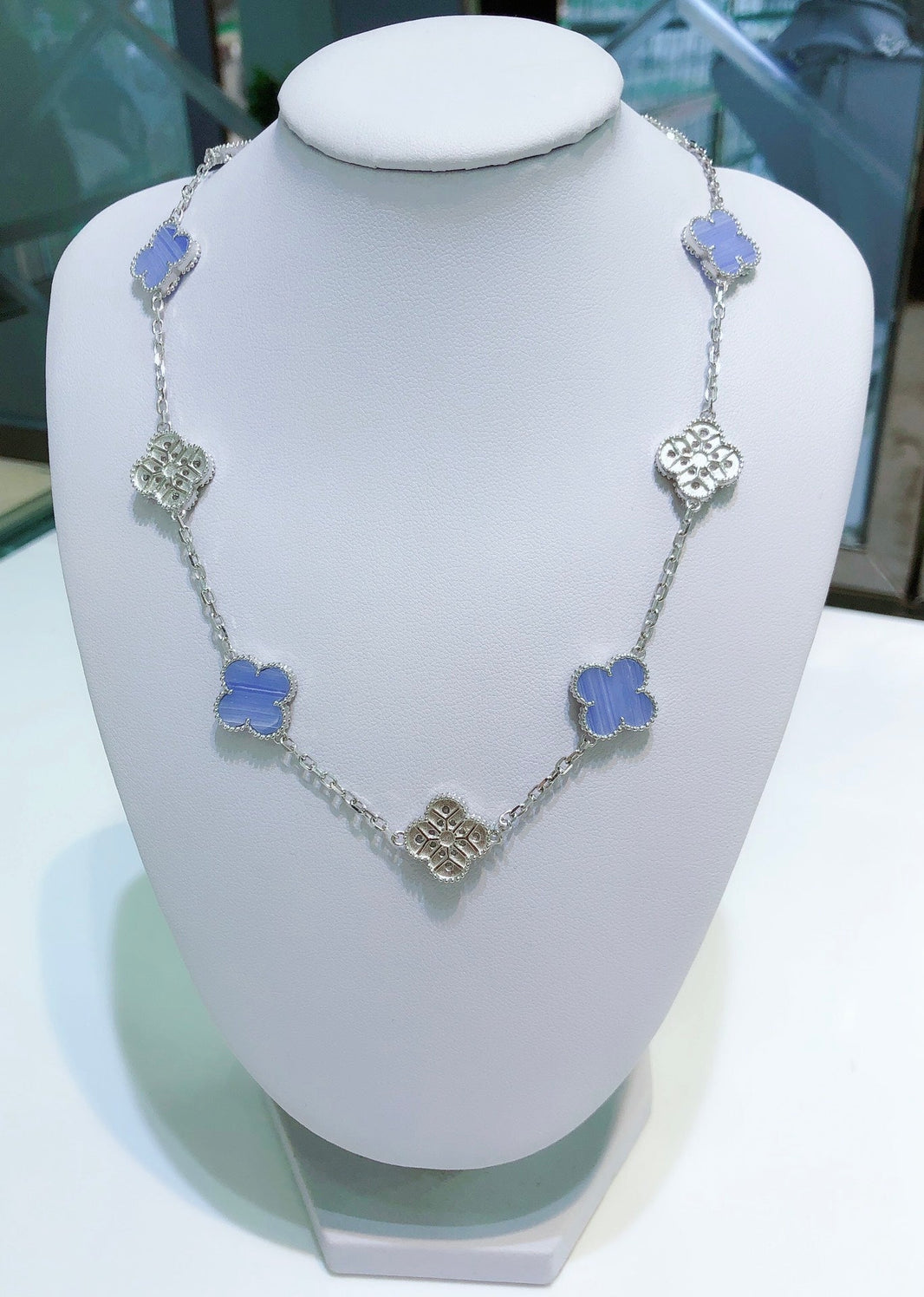 [LUCKY LOVE]CLOVER 10 MOTIFS CHALCEDONY DIAMONDS SILVER NECKLACE